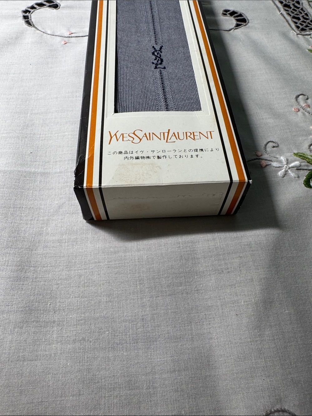 Vintage Yves Saint Laurent Gray 100% Cotton Men’s Sock in Original Sealed Box - Picture 3 of 6